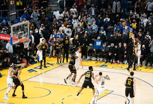 B体育服务-【现场】遭遇莫里斯三分绝杀 勇士倒在主场漫威之夜