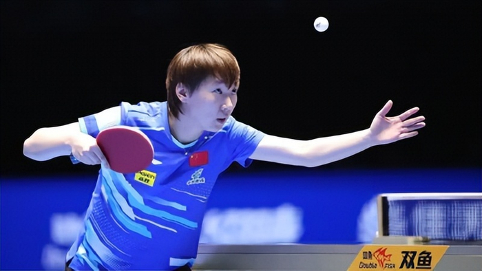 B体育入口-《全民学乒乓发球篇》第40集：正手半高抛短球与急长发球|击球|击球点|手腕|摩擦|力量_新浪体育_新浪新闻